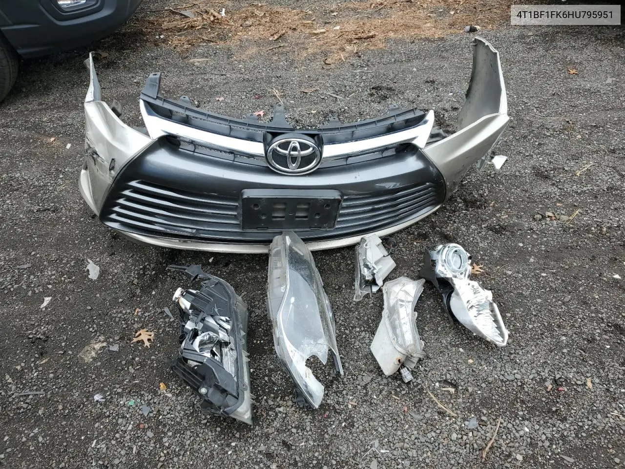 4T1BF1FK6HU795951 2017 Toyota Camry Le