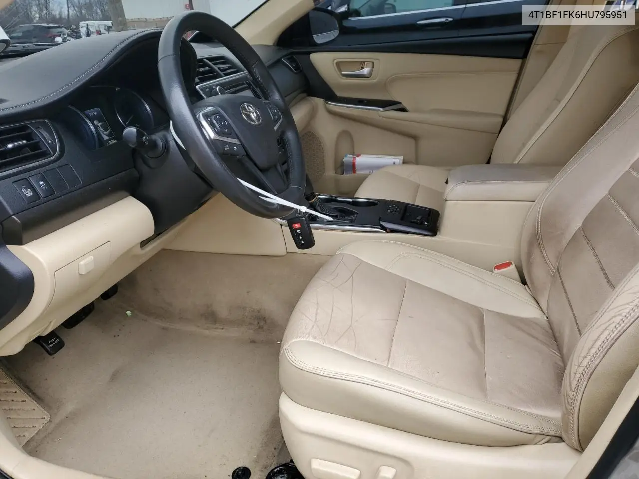 4T1BF1FK6HU795951 2017 Toyota Camry Le