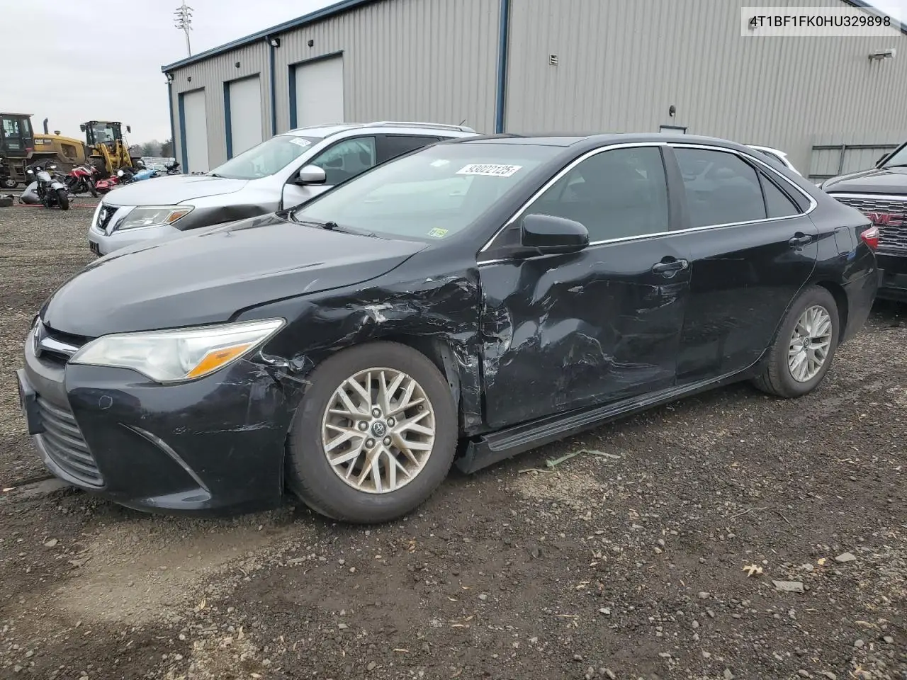 4T1BF1FK0HU329898 2017 Toyota Camry Le