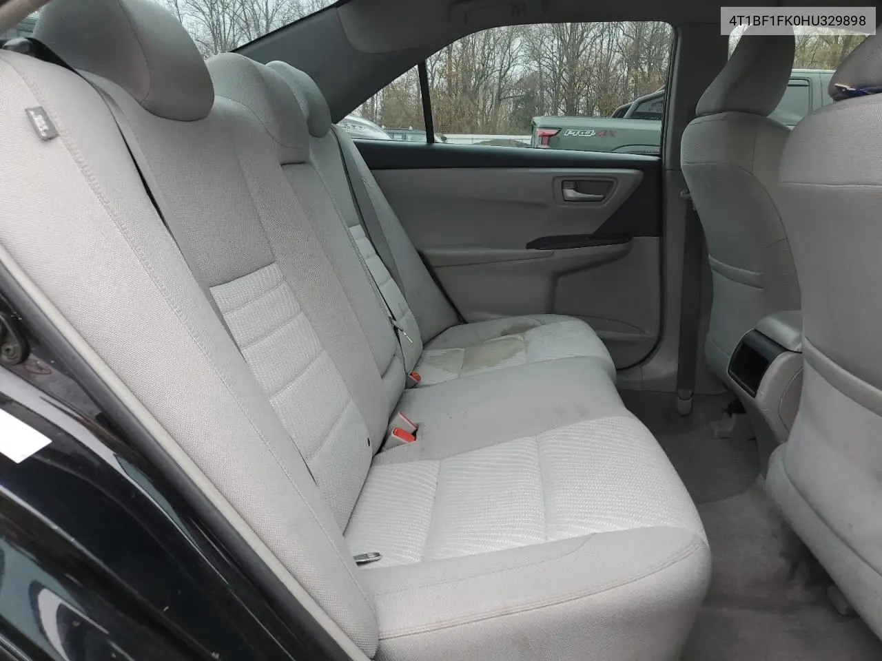4T1BF1FK0HU329898 2017 Toyota Camry Le