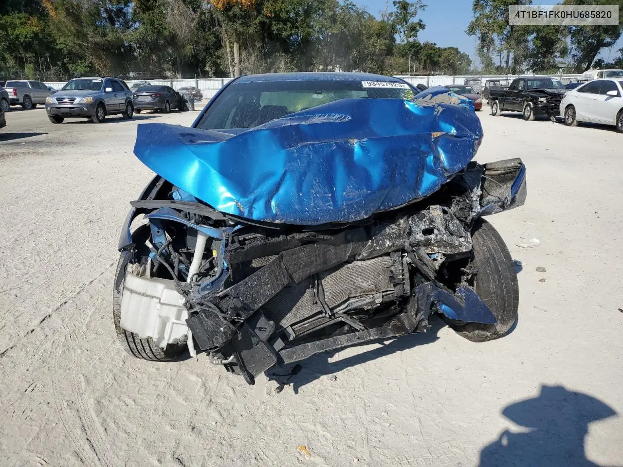 4T1BF1FK0HU685820 2017 Toyota Camry Le