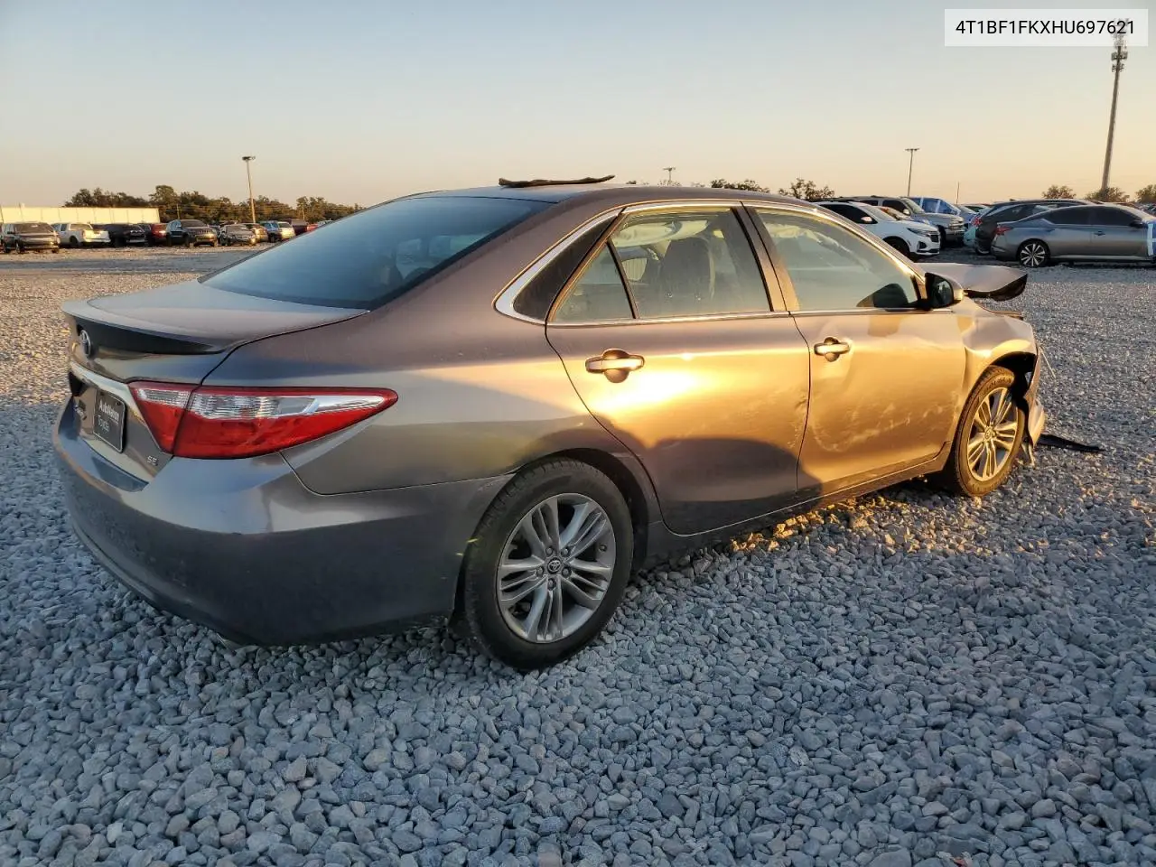4T1BF1FKXHU697621 2017 Toyota Camry Le