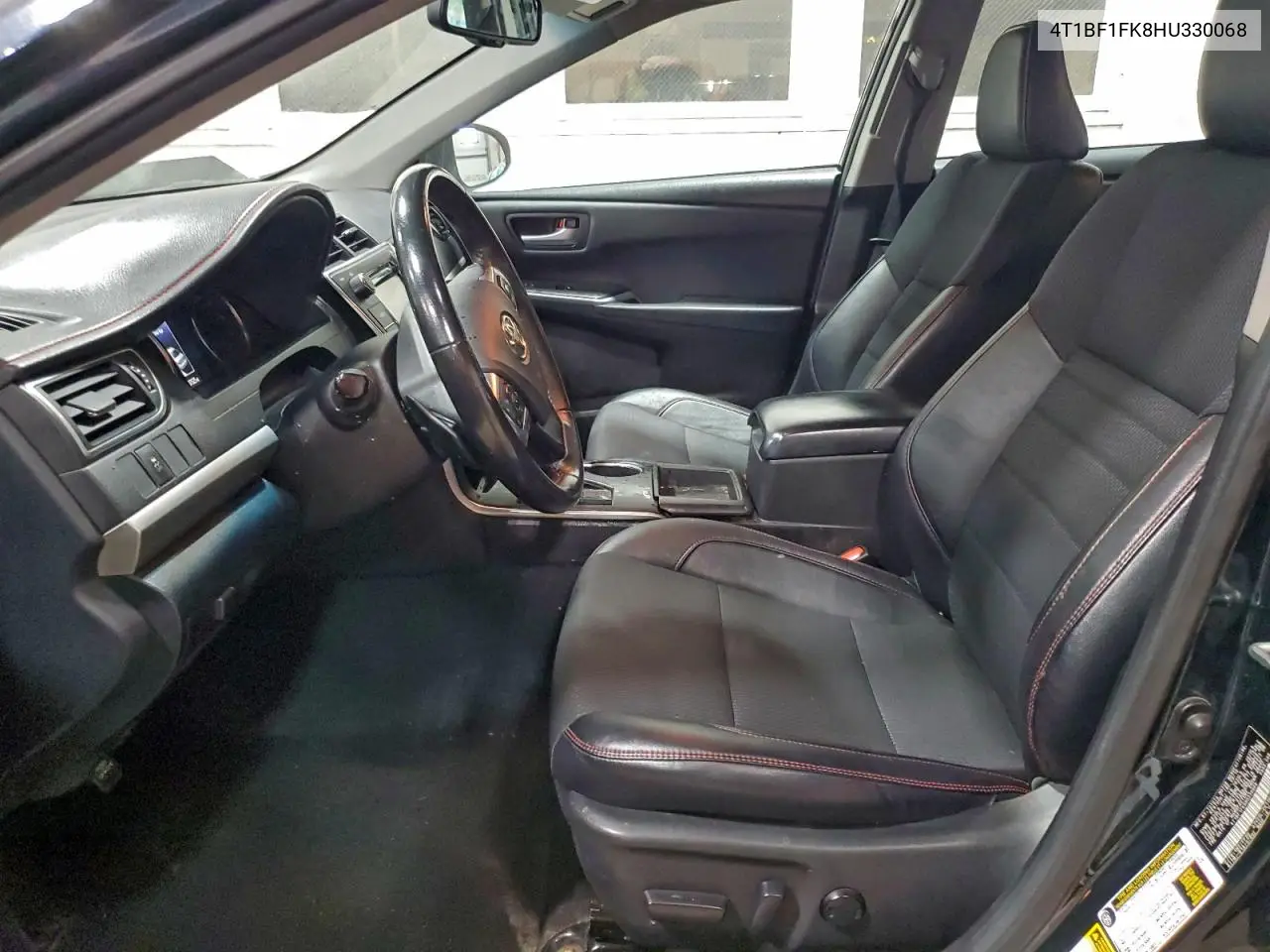 4T1BF1FK8HU330068 2017 Toyota Camry Le