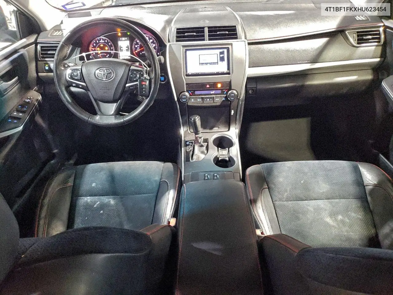 4T1BF1FKXHU623454 2017 Toyota Camry Le