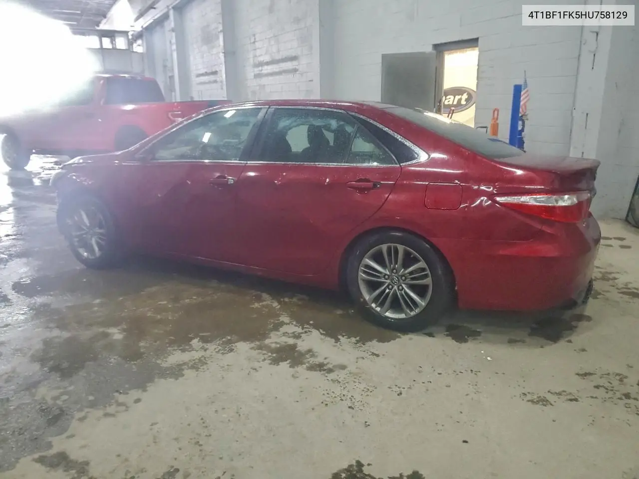 4T1BF1FK5HU758129 2017 Toyota Camry Le
