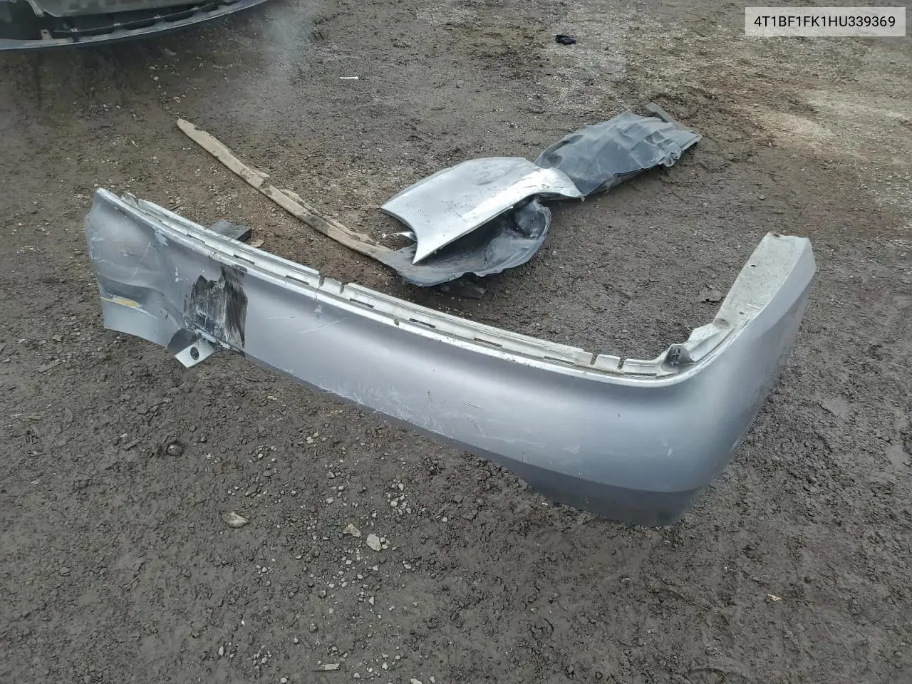 4T1BF1FK1HU339369 2017 Toyota Camry Le