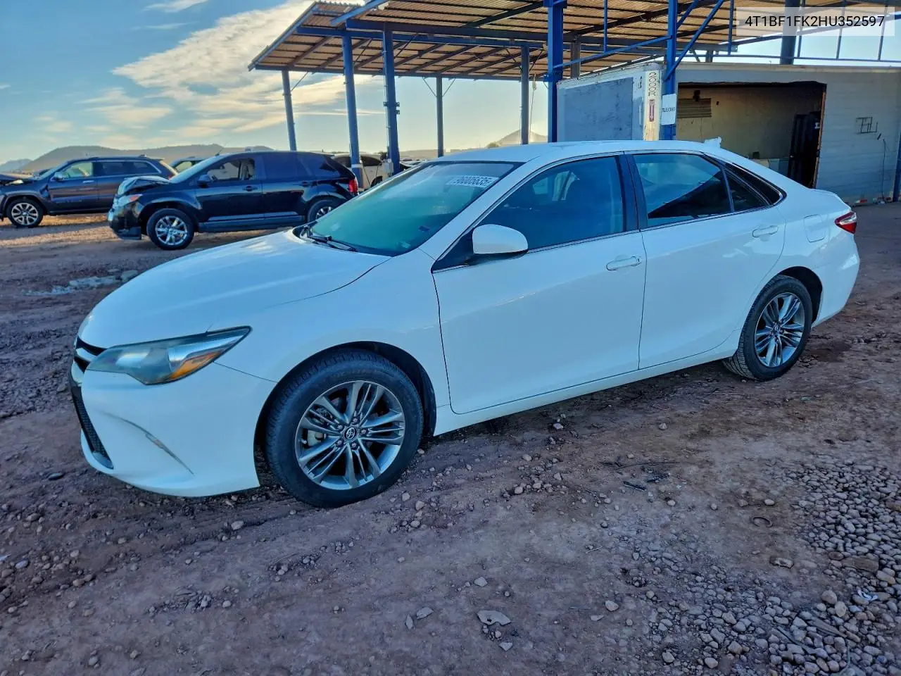 4T1BF1FK2HU352597 2017 Toyota Camry Le