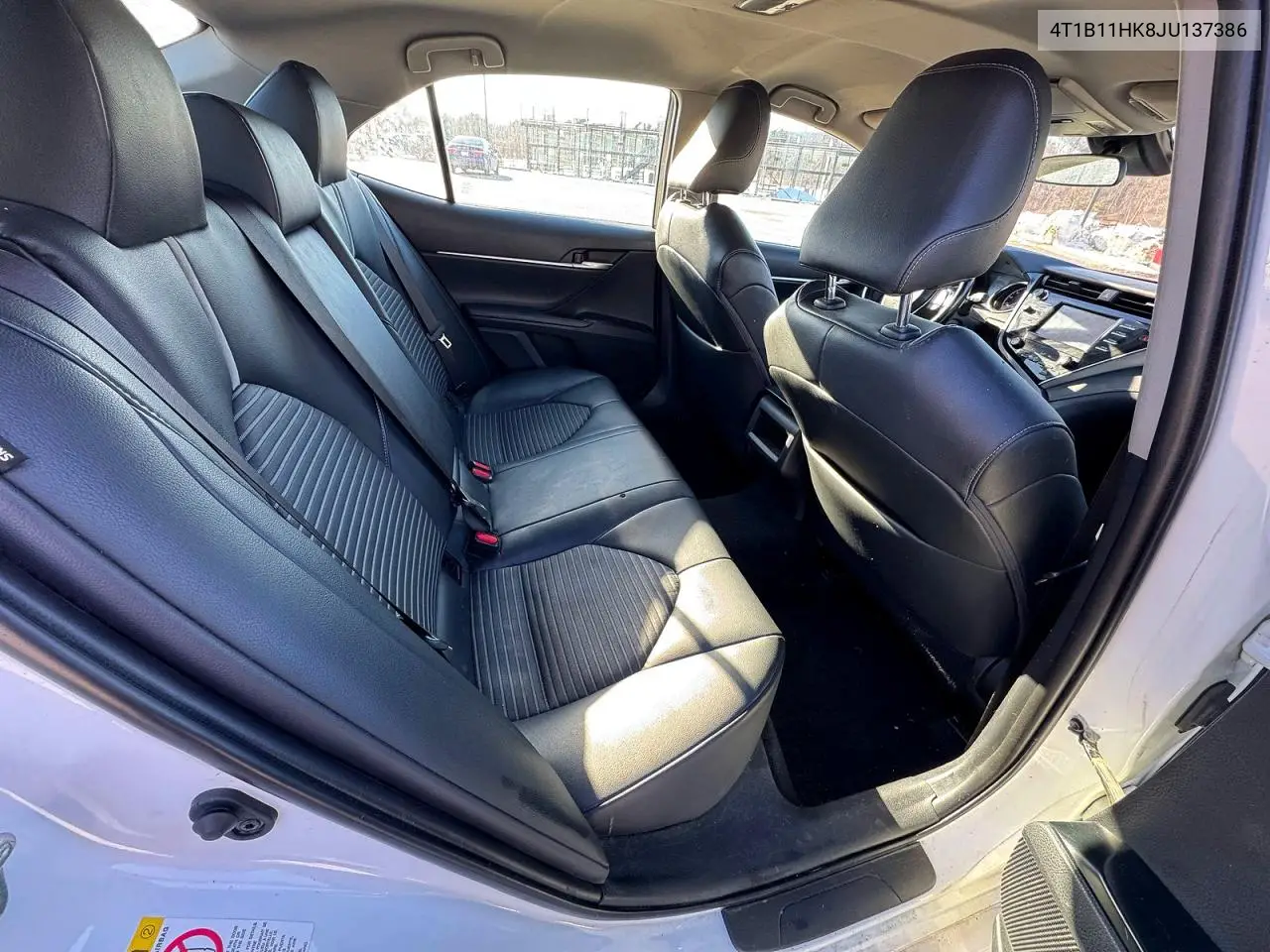 4T1B11HK8JU137386 2018 Toyota Camry L