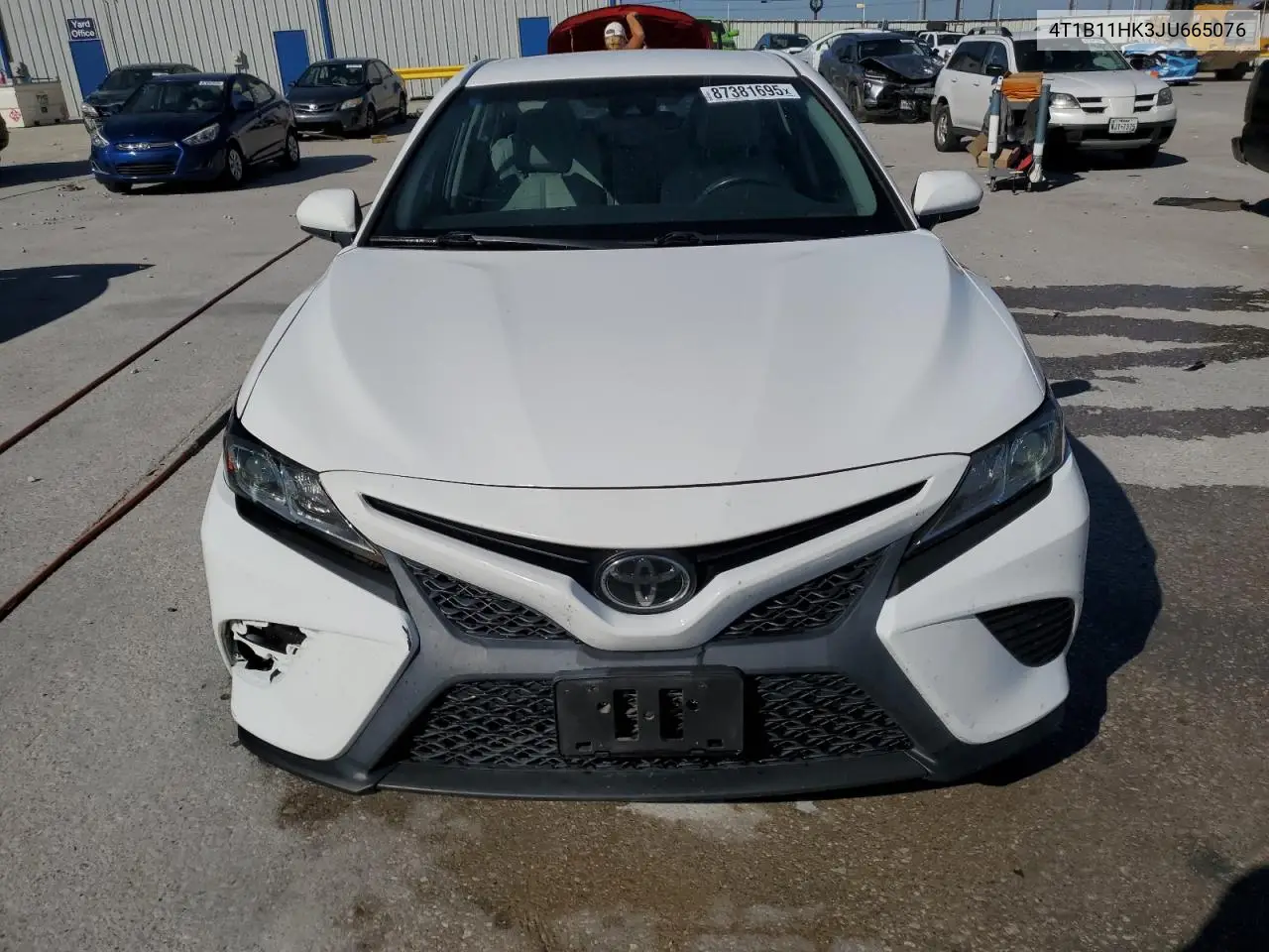 4T1B11HK3JU665076 2018 Toyota Camry L