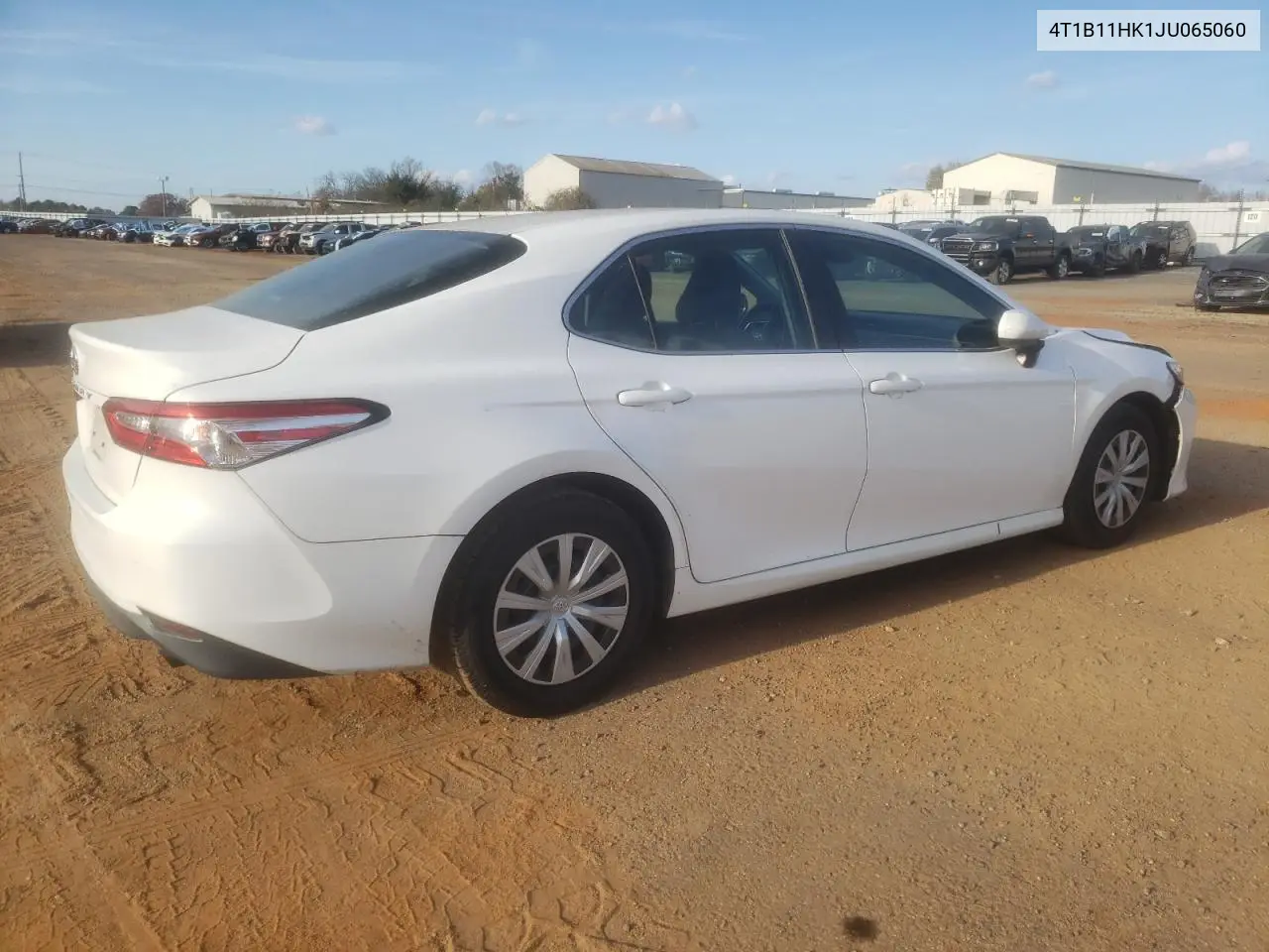 4T1B11HK1JU065060 2018 Toyota Camry L