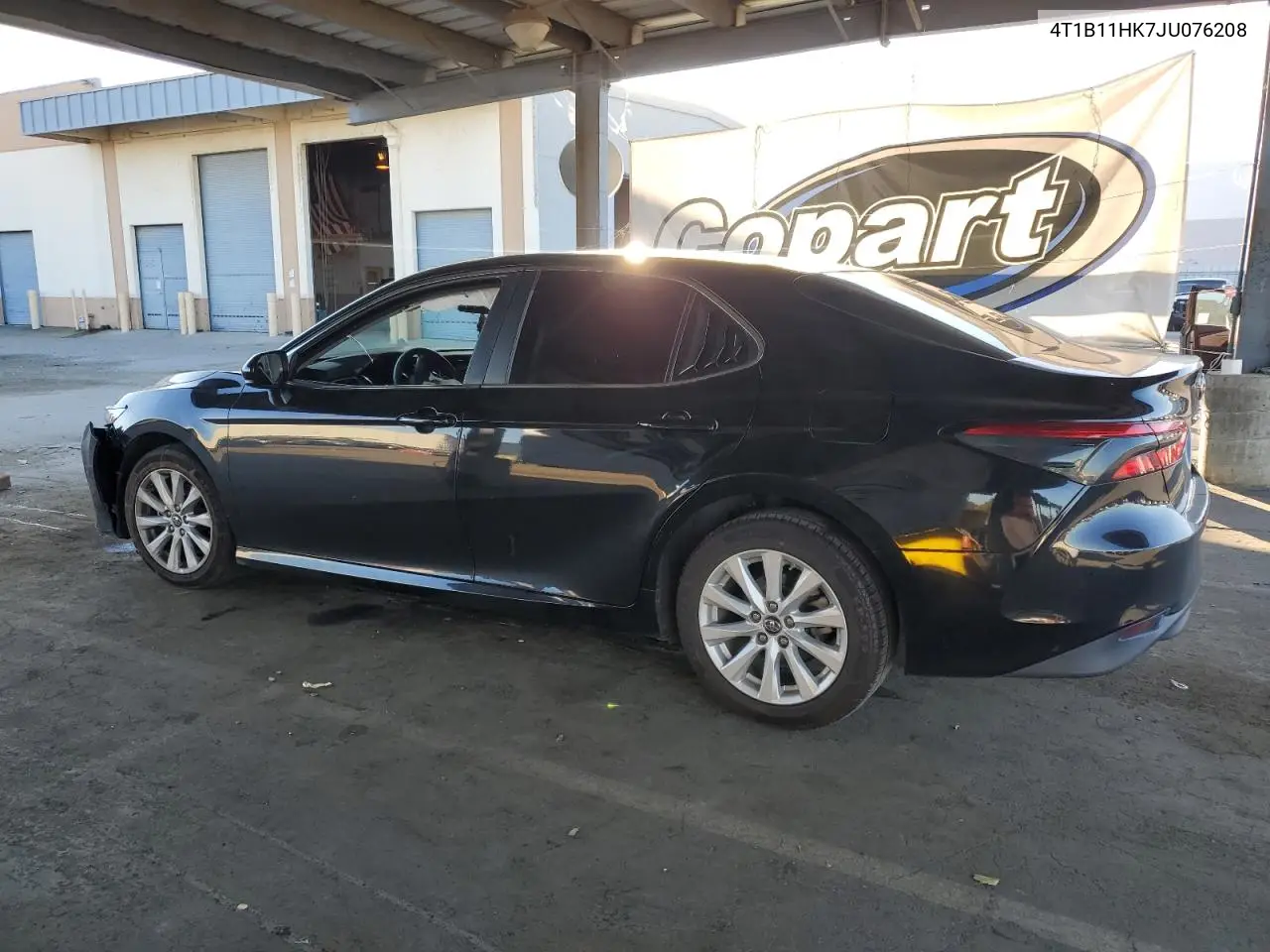 4T1B11HK7JU076208 2018 Toyota Camry L