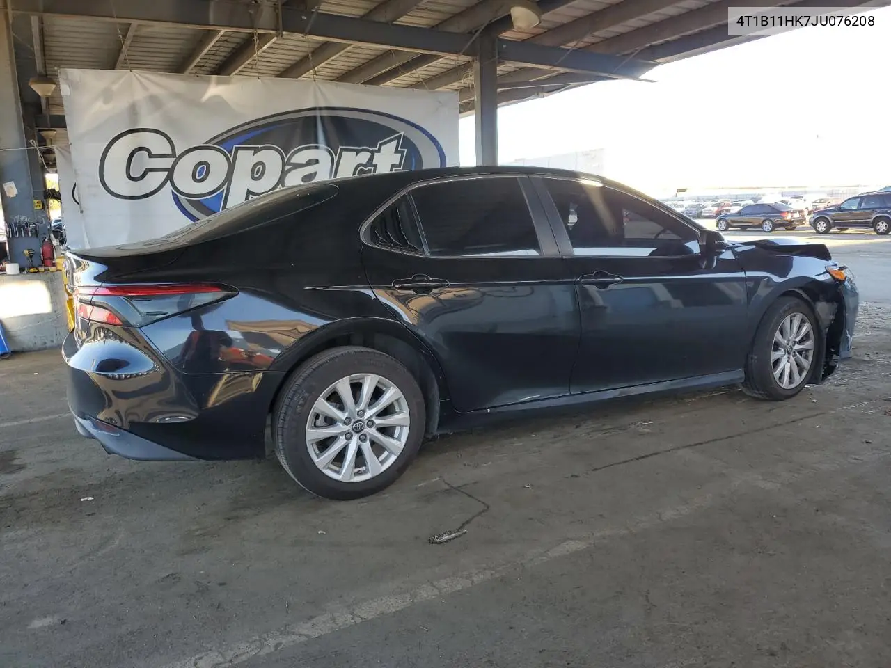 4T1B11HK7JU076208 2018 Toyota Camry L