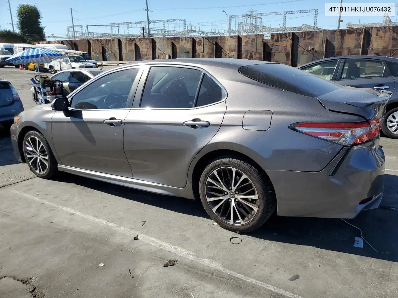 4T1B11HK1JU076432 2018 Toyota Camry L