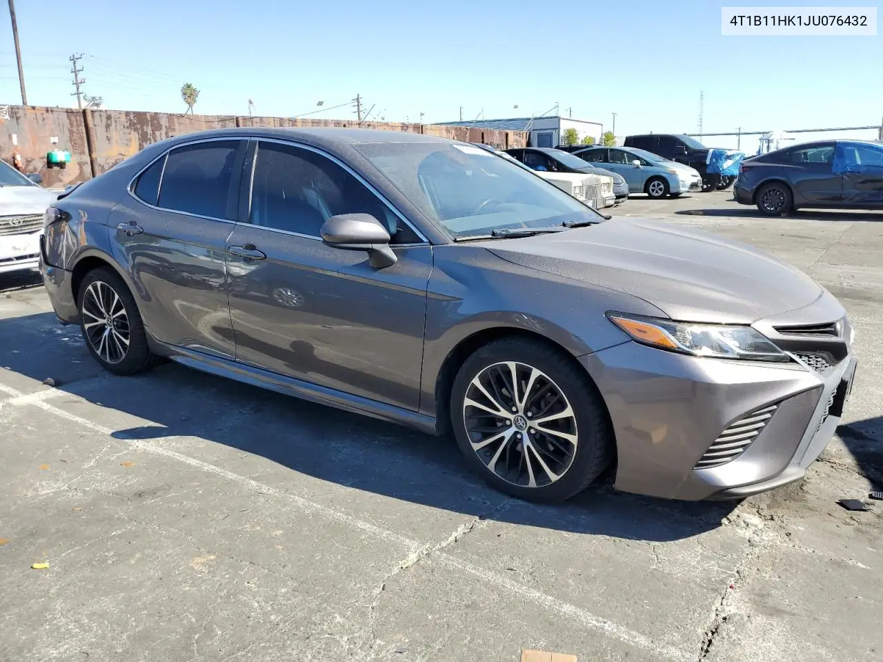 4T1B11HK1JU076432 2018 Toyota Camry L