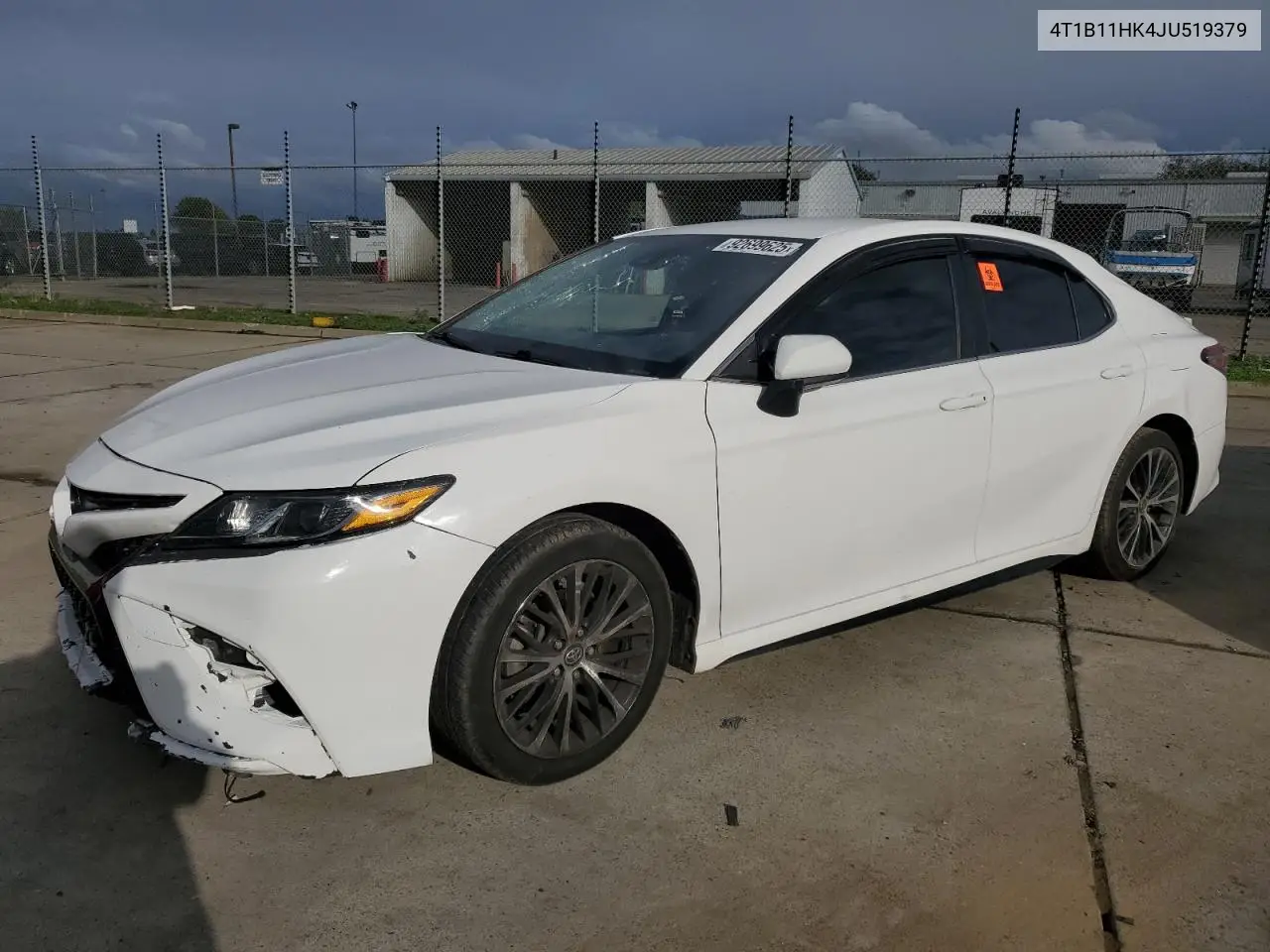 4T1B11HK4JU519379 2018 Toyota Camry L