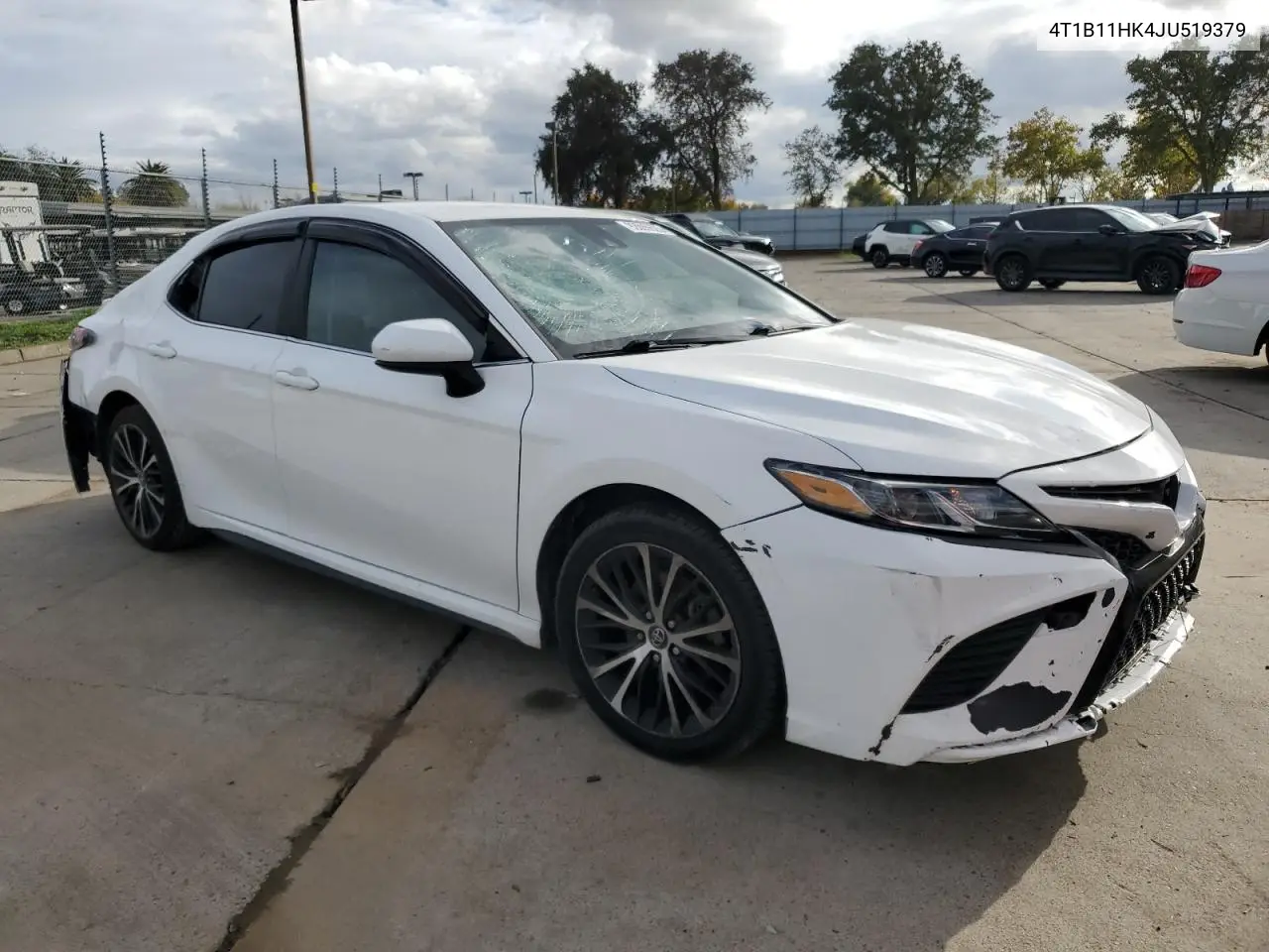 4T1B11HK4JU519379 2018 Toyota Camry L