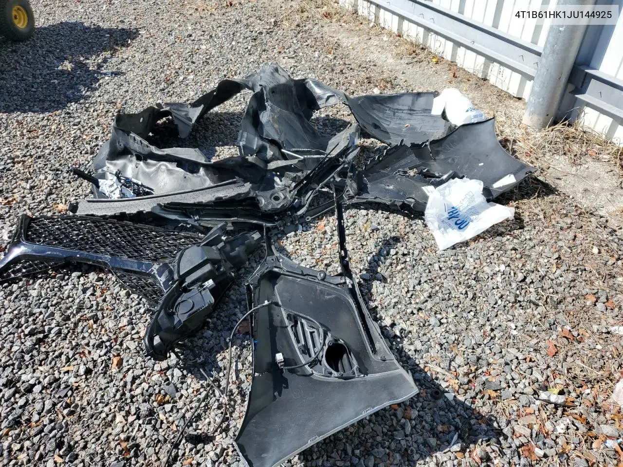 4T1B61HK1JU144925 2018 Toyota Camry Xse