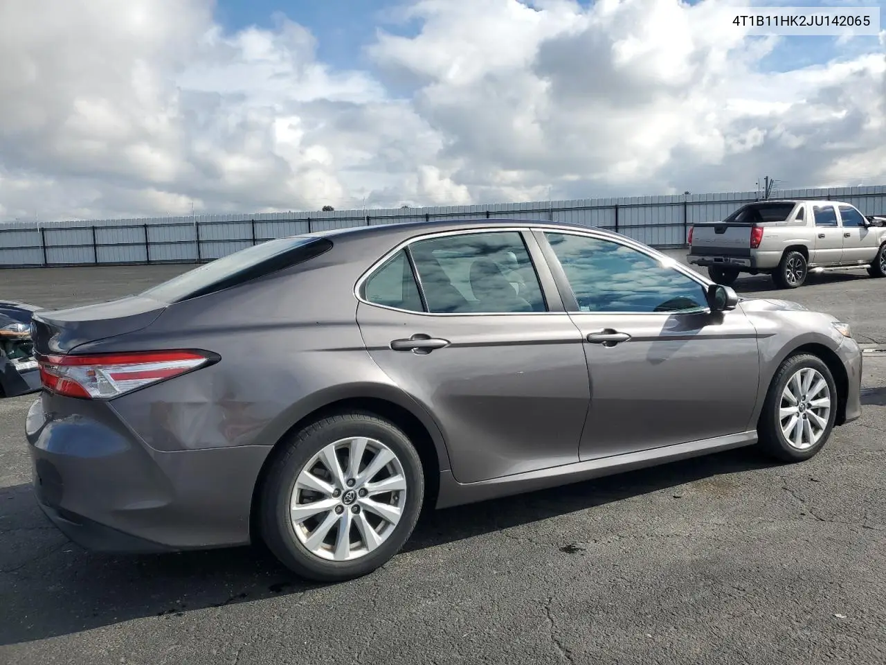 4T1B11HK2JU142065 2018 Toyota Camry L
