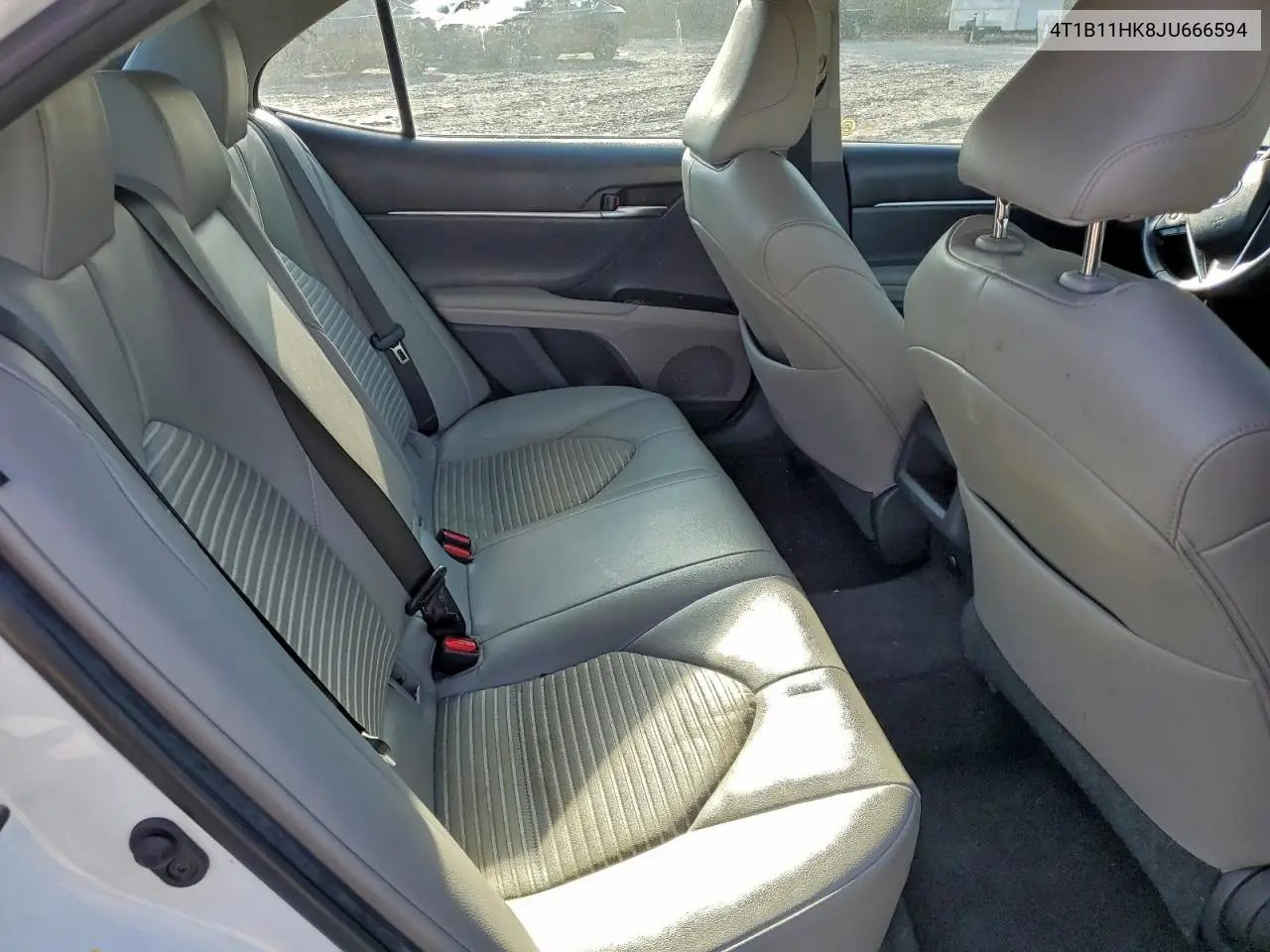 4T1B11HK8JU666594 2018 Toyota Camry L