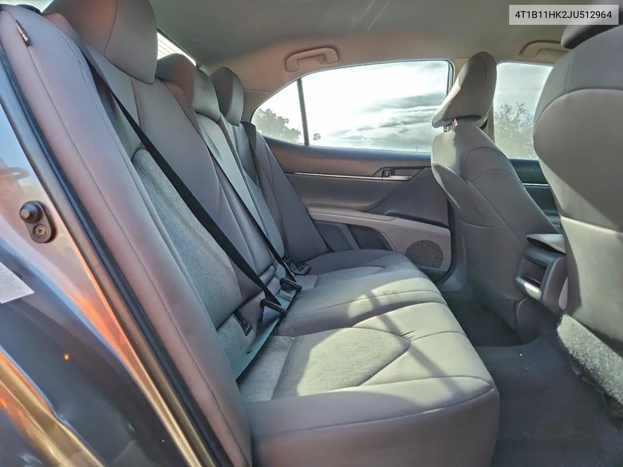 4T1B11HK2JU512964 2018 Toyota Camry L