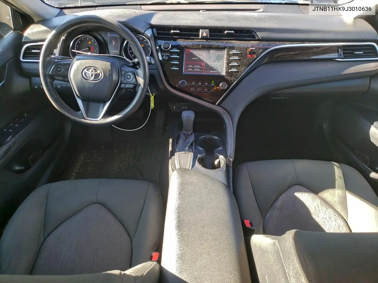 JTNB11HK9J3010636 2018 Toyota Camry L