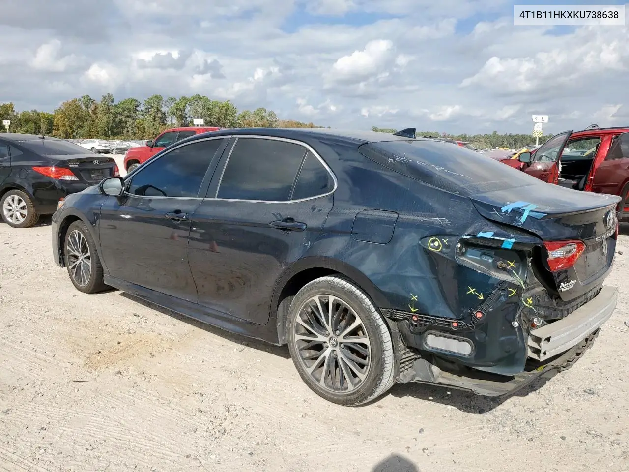 4T1B11HKXKU738638 2019 Toyota Camry L