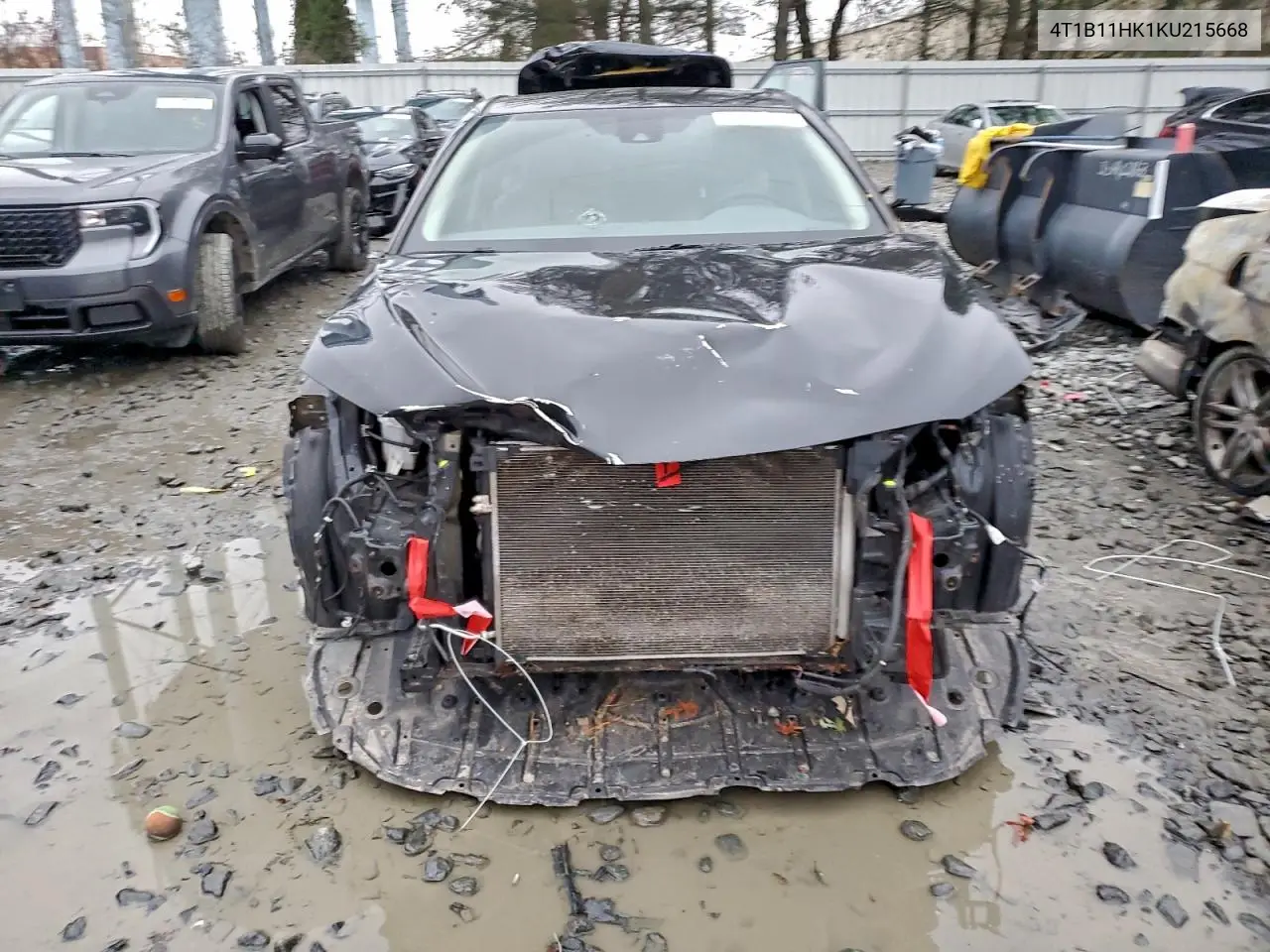 4T1B11HK1KU215668 2019 Toyota Camry L
