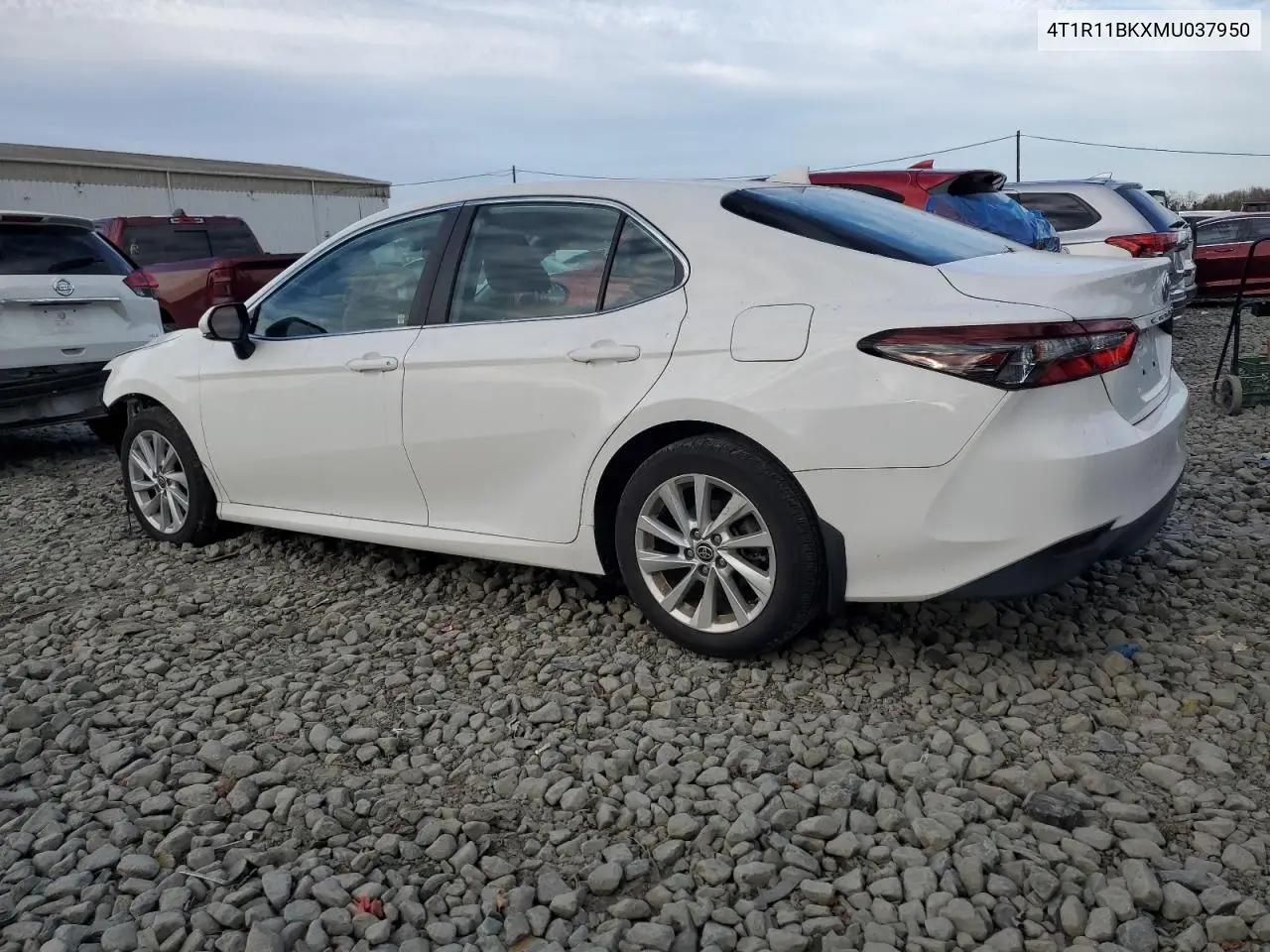 4T1R11BKXMU037950 2021 Toyota Camry Le
