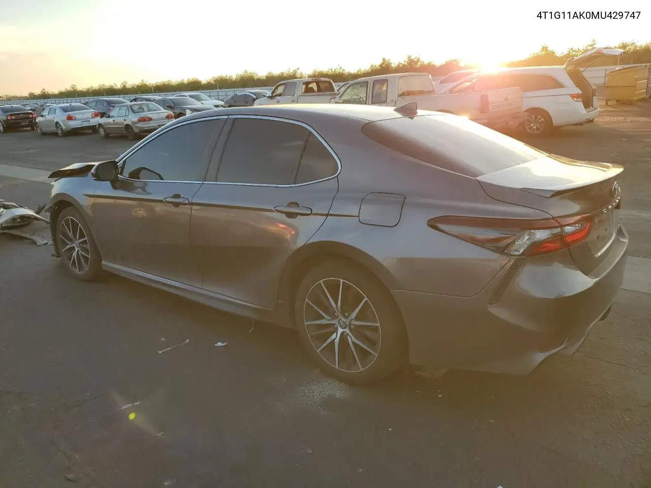 4T1G11AK0MU429747 2021 Toyota Camry Se