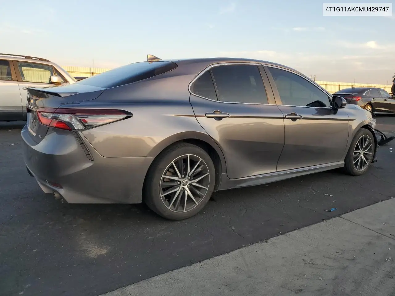 4T1G11AK0MU429747 2021 Toyota Camry Se