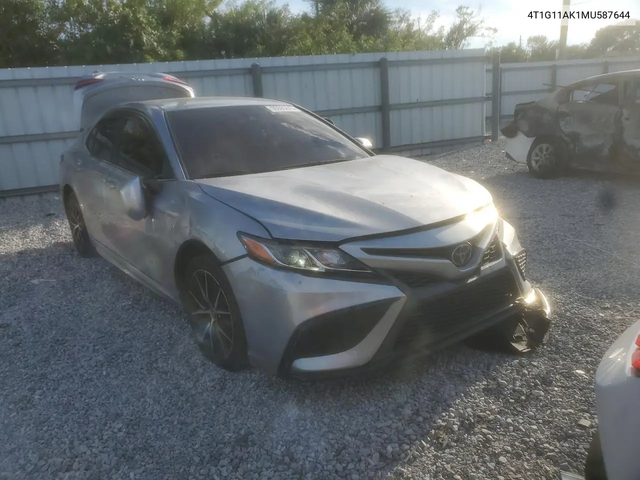 4T1G11AK1MU587644 2021 Toyota Camry Se