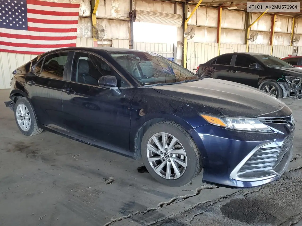 4T1C11AK2MU570964 2021 Toyota Camry Le
