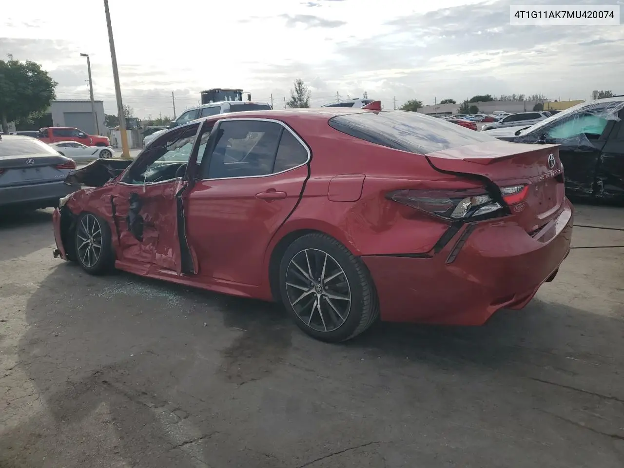 4T1G11AK7MU420074 2021 Toyota Camry Se
