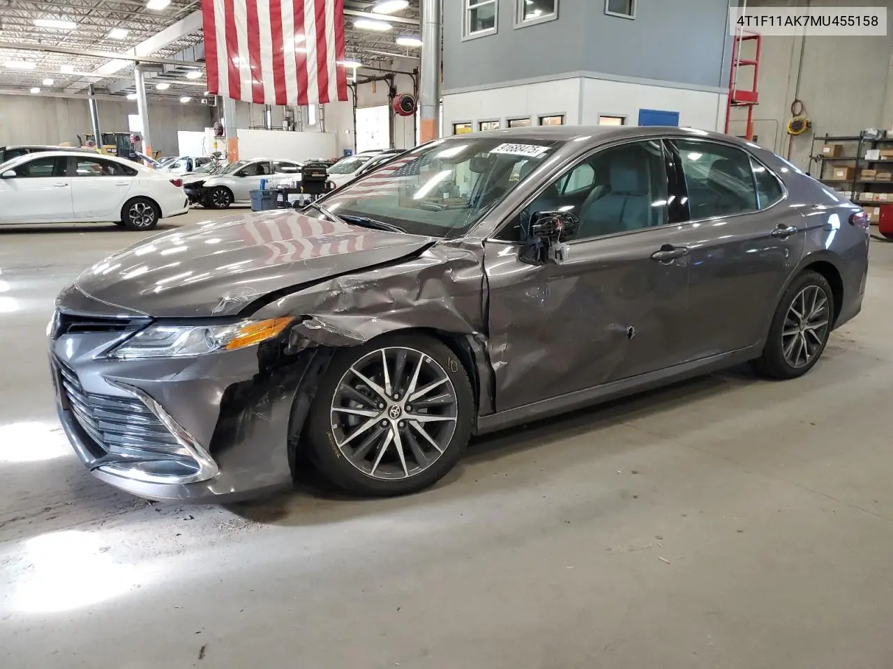 4T1F11AK7MU455158 2021 Toyota Camry Xle