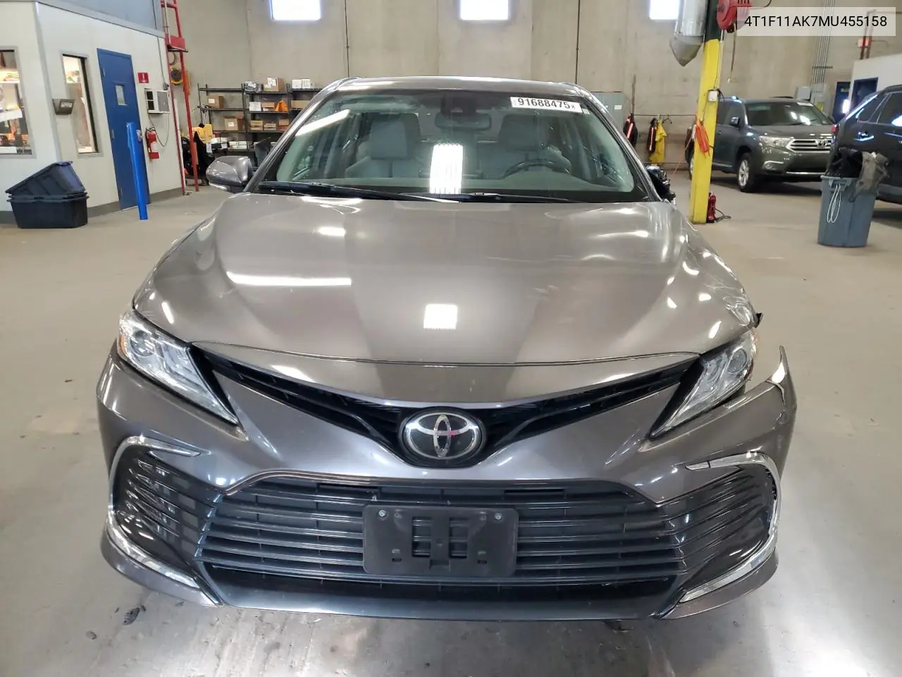 4T1F11AK7MU455158 2021 Toyota Camry Xle