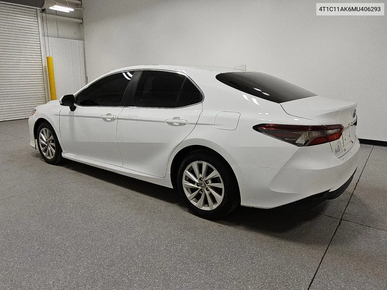 4T1C11AK6MU406293 2021 Toyota Camry Le