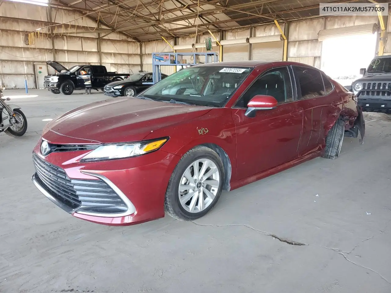 4T1C11AK2MU577039 2021 Toyota Camry Le