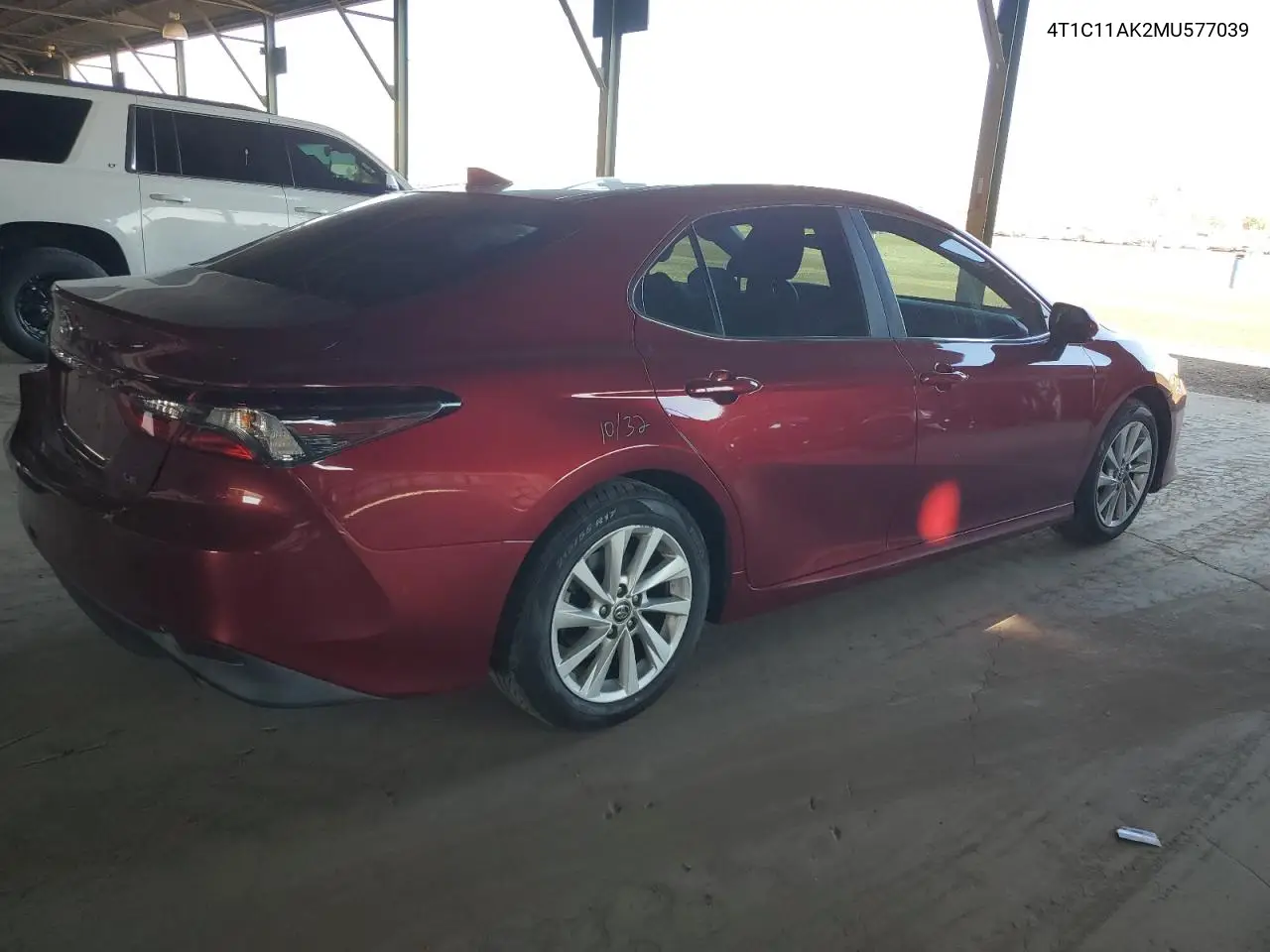 4T1C11AK2MU577039 2021 Toyota Camry Le