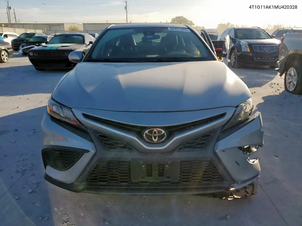 4T1G11AK1MU420328 2021 Toyota Camry Se
