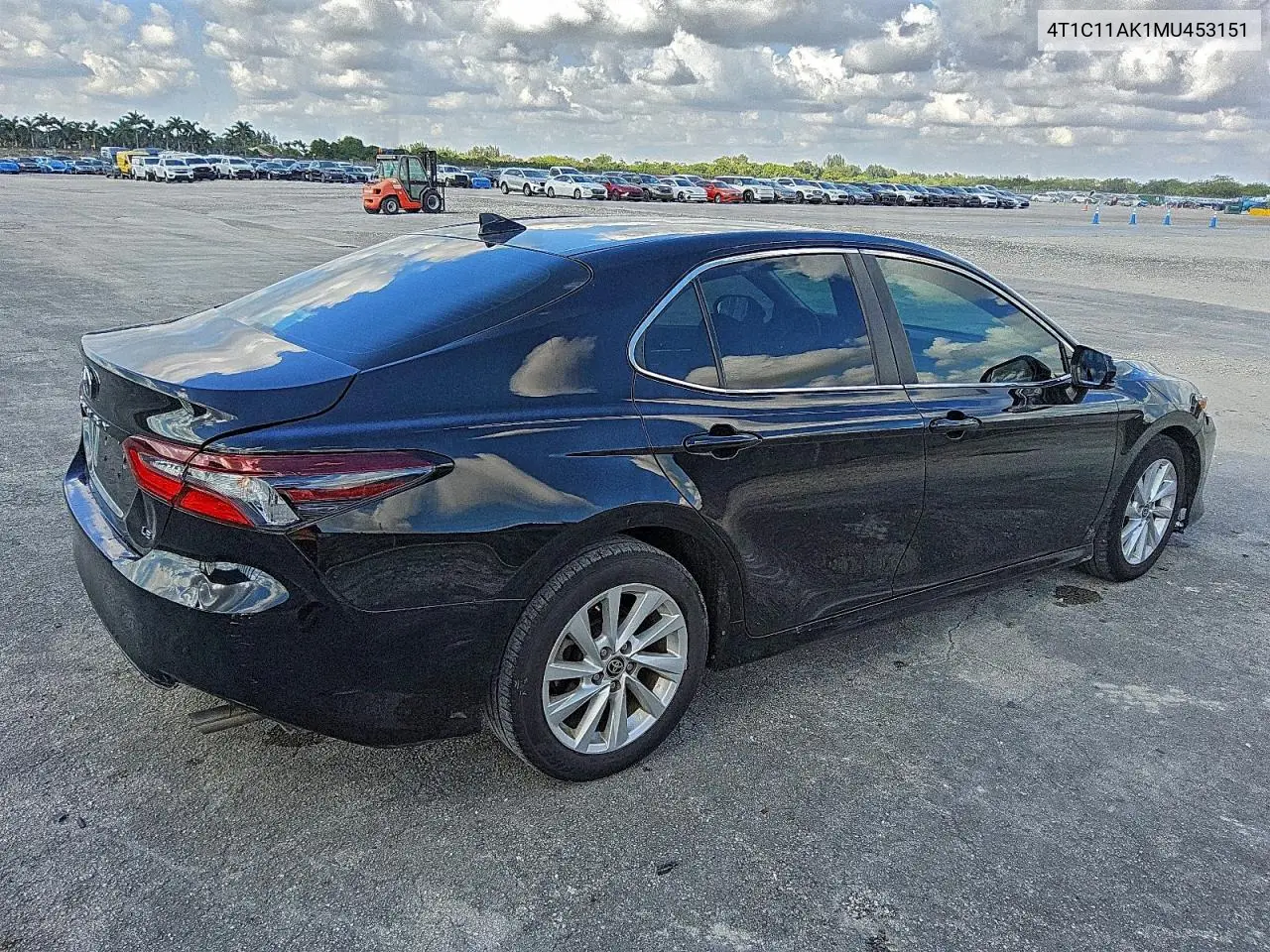 4T1C11AK1MU453151 2021 Toyota Camry Le