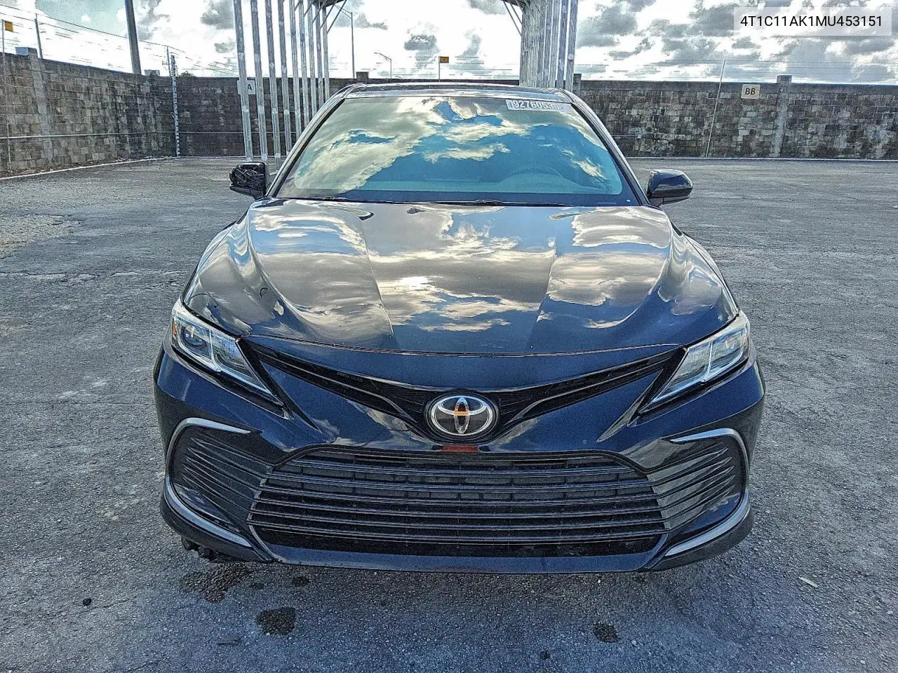 4T1C11AK1MU453151 2021 Toyota Camry Le