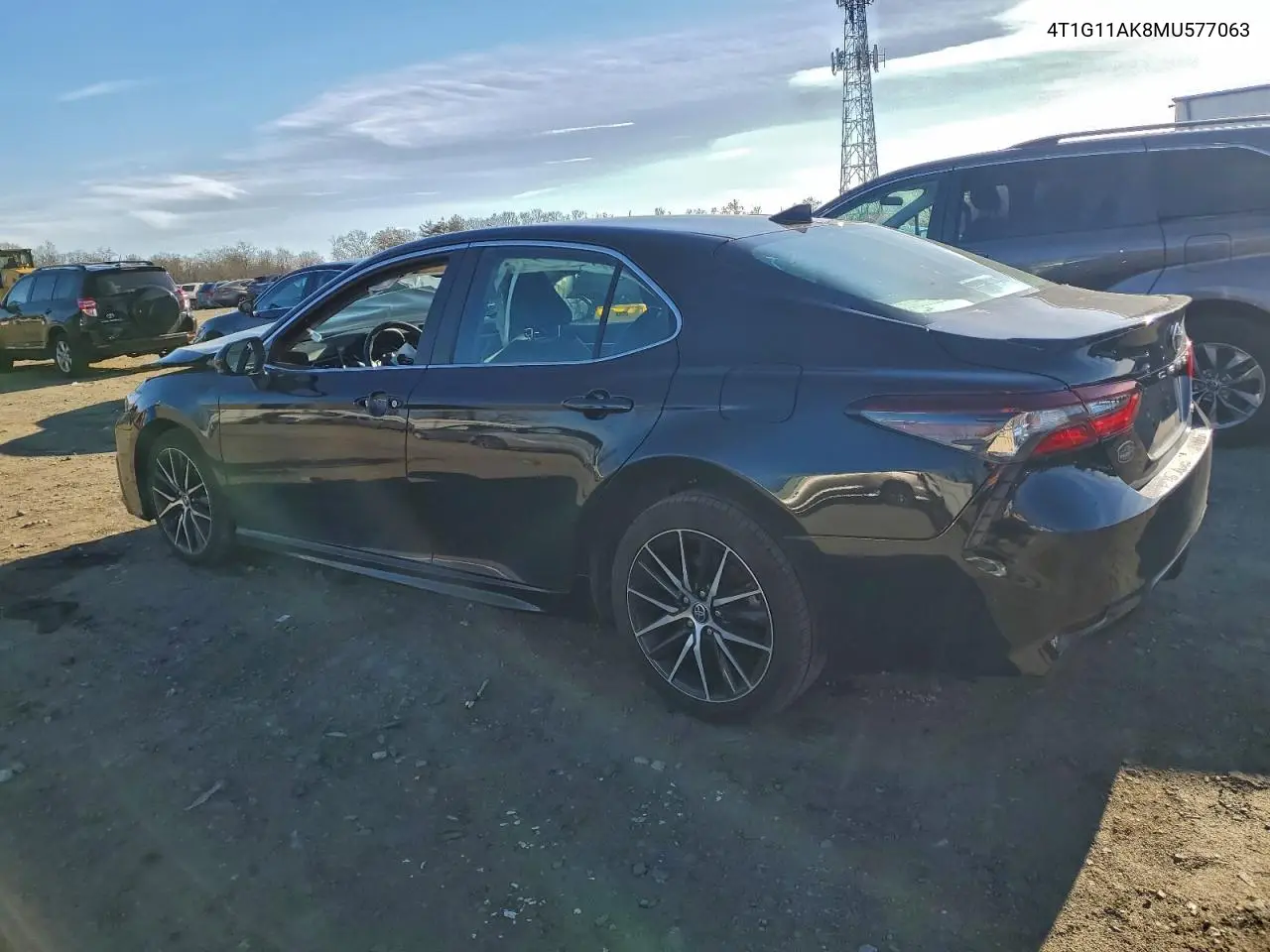 4T1G11AK8MU577063 2021 Toyota Camry Se