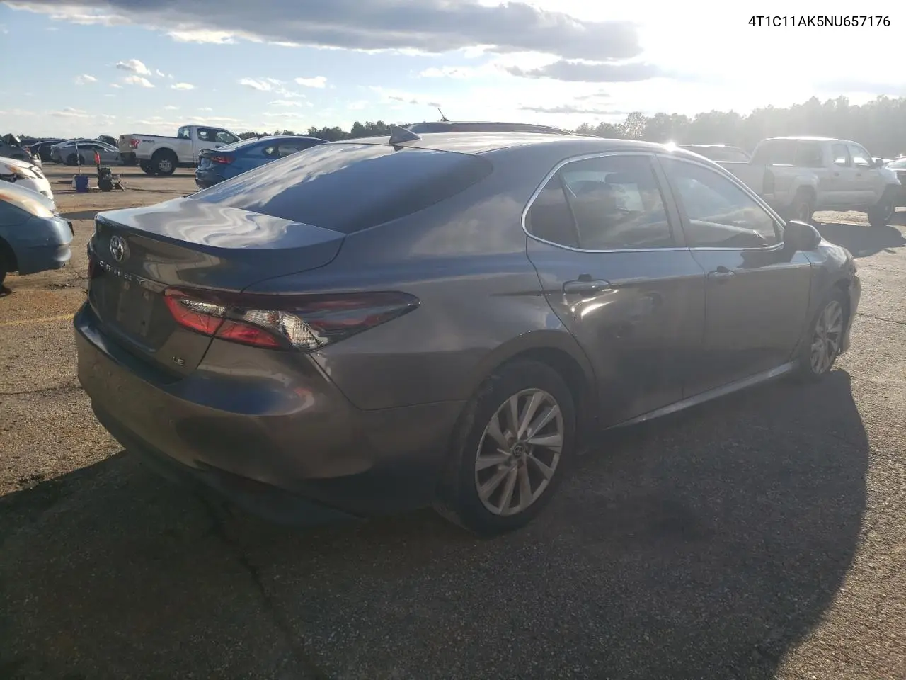 4T1C11AK5NU657176 2022 Toyota Camry Le