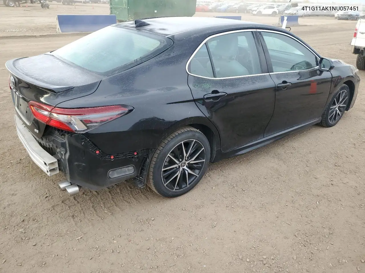 4T1G11AK1NU057451 2022 Toyota Camry Se
