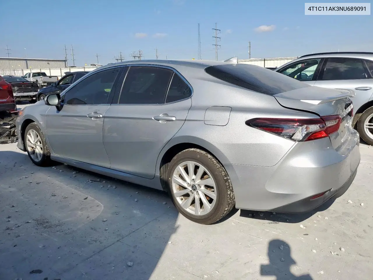 4T1C11AK3NU689091 2022 Toyota Camry Le