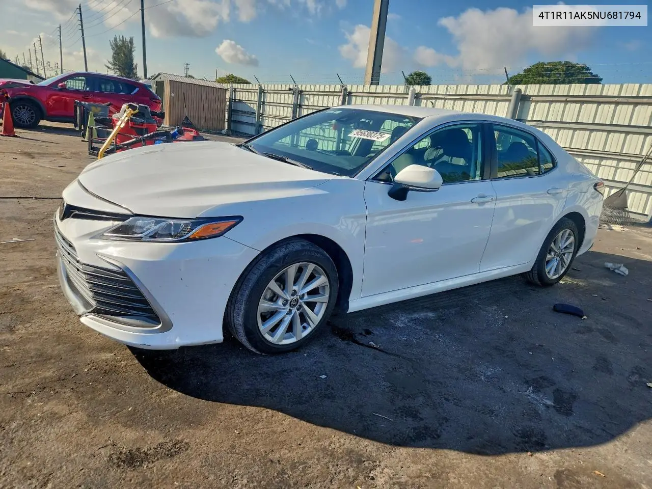 4T1R11AK5NU681794 2022 Toyota Camry Le