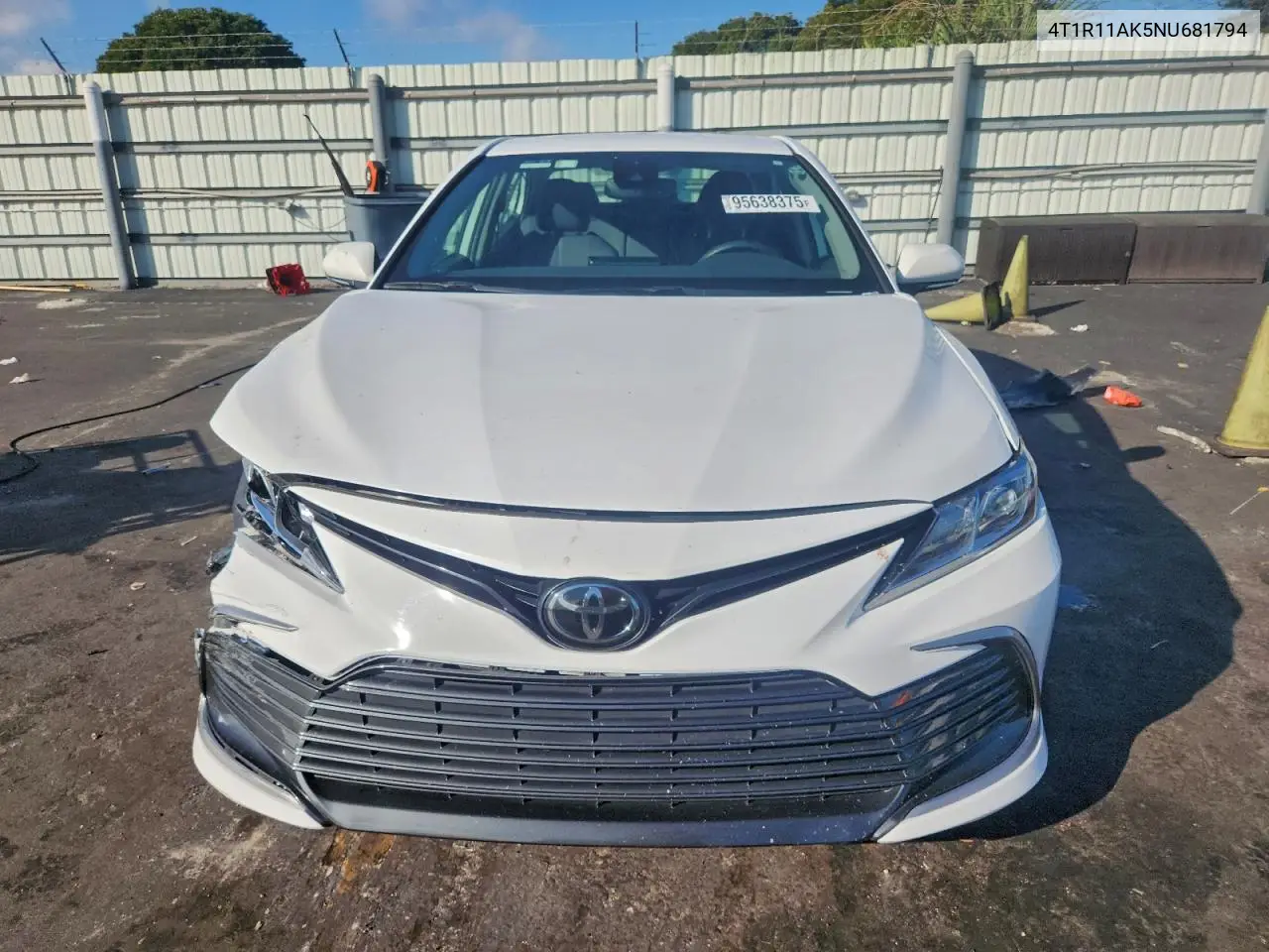 4T1R11AK5NU681794 2022 Toyota Camry Le