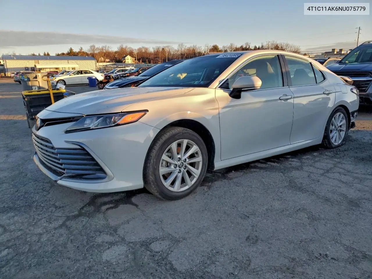 4T1C11AK6NU075779 2022 Toyota Camry Le