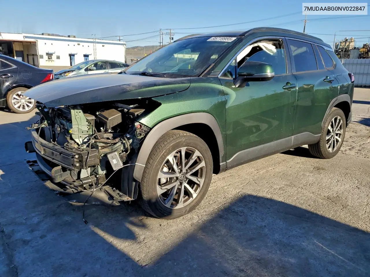 7MUDAABG0NV022847 2022 Toyota Corolla Cross Xle