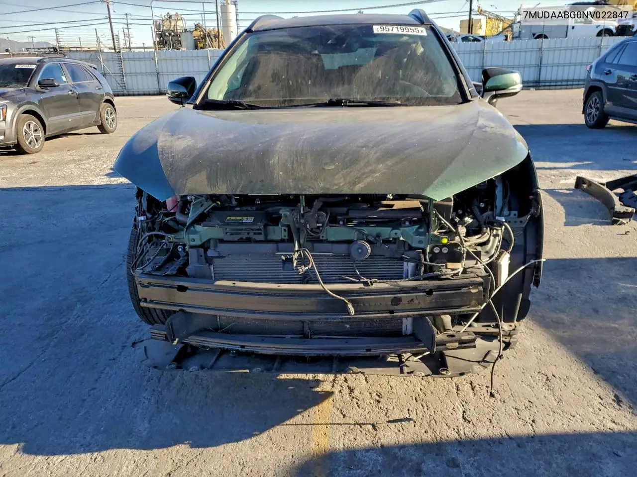 7MUDAABG0NV022847 2022 Toyota Corolla Cross Xle